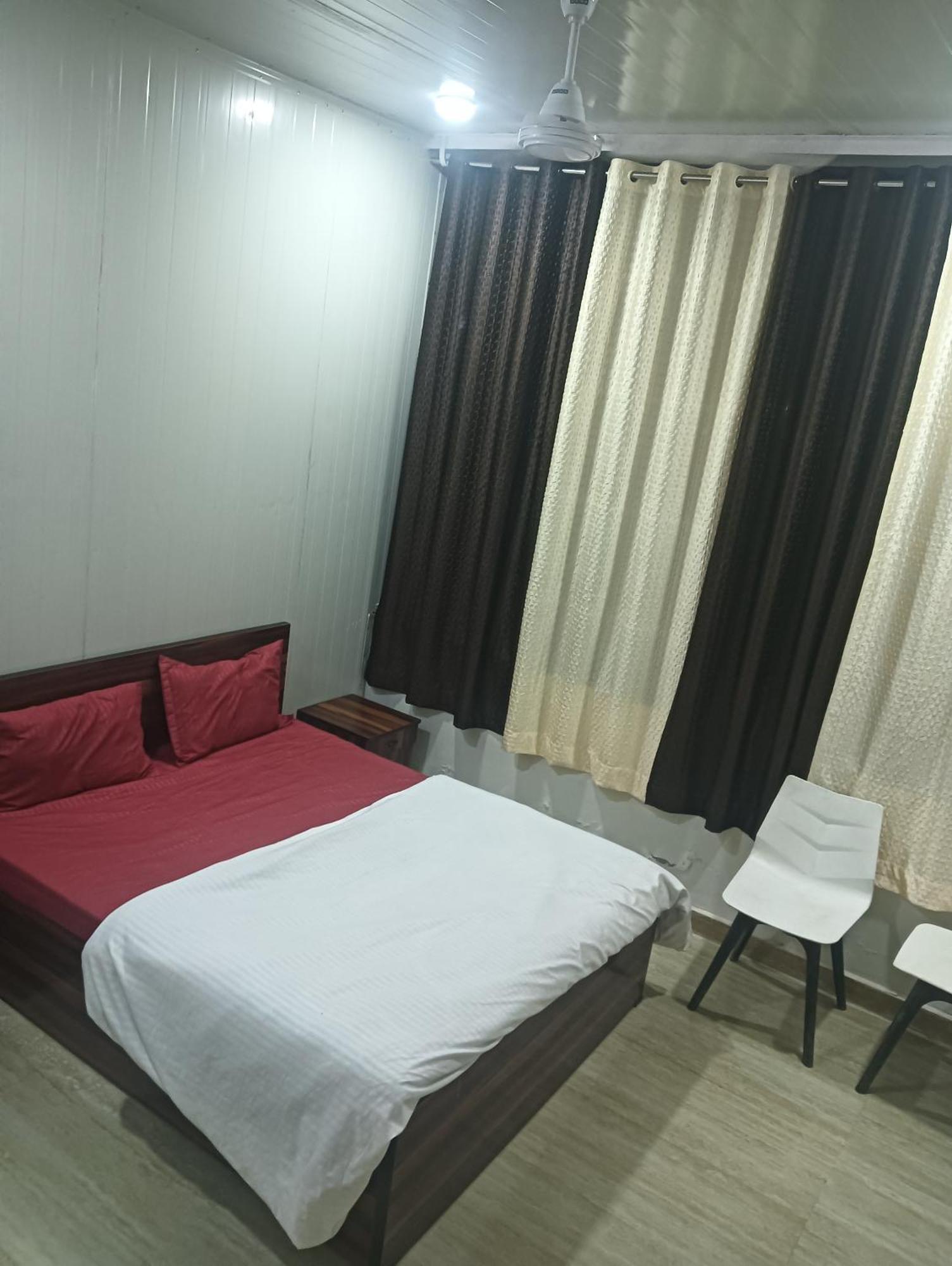 Krishna Fun Land Hotel Mathura Cameră foto